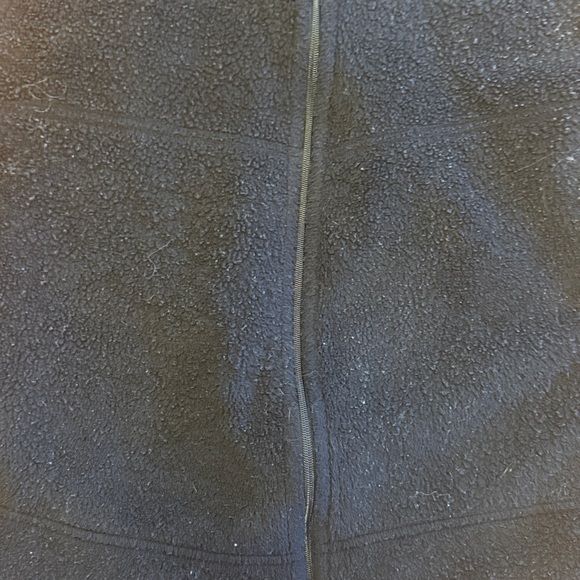 Patagonia men’s XL black synchilla vest. Well worn, pilling. - Picture 3 of 3